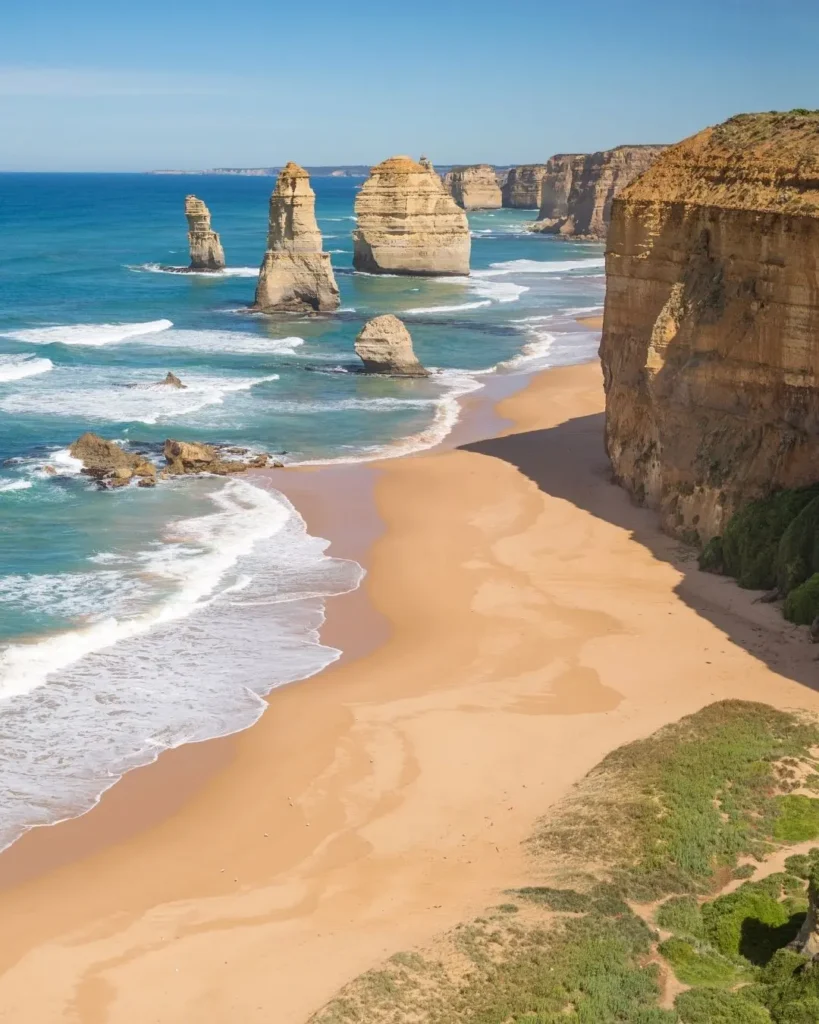 View of a beach in Australia surrounded with cliffs