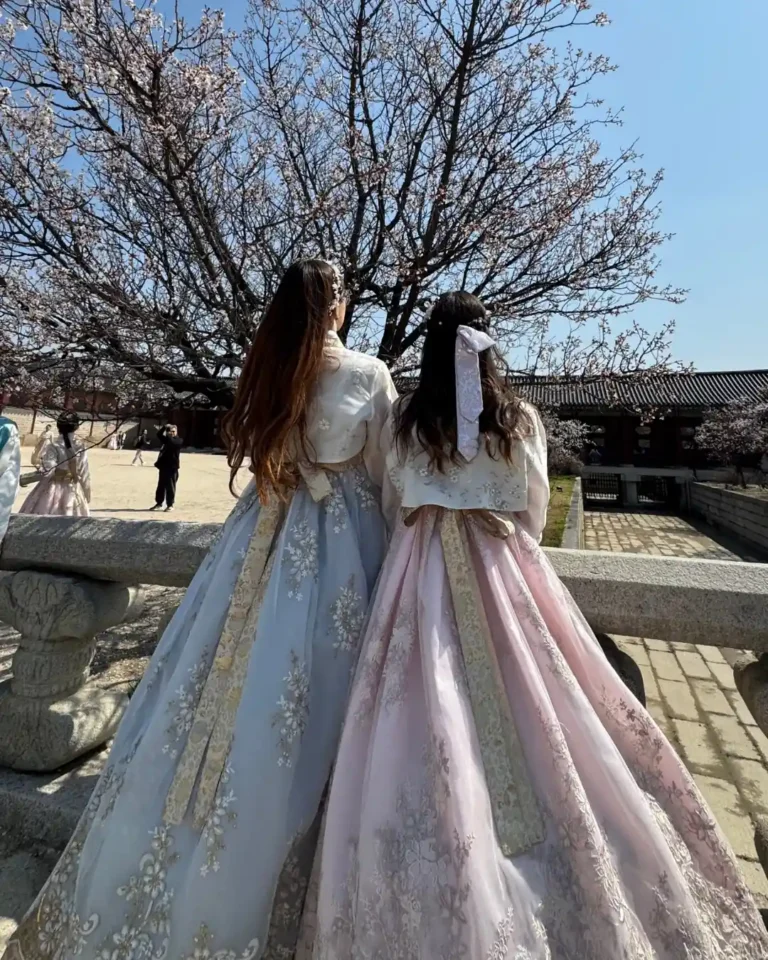 Exchange students in traditional Korean dresses